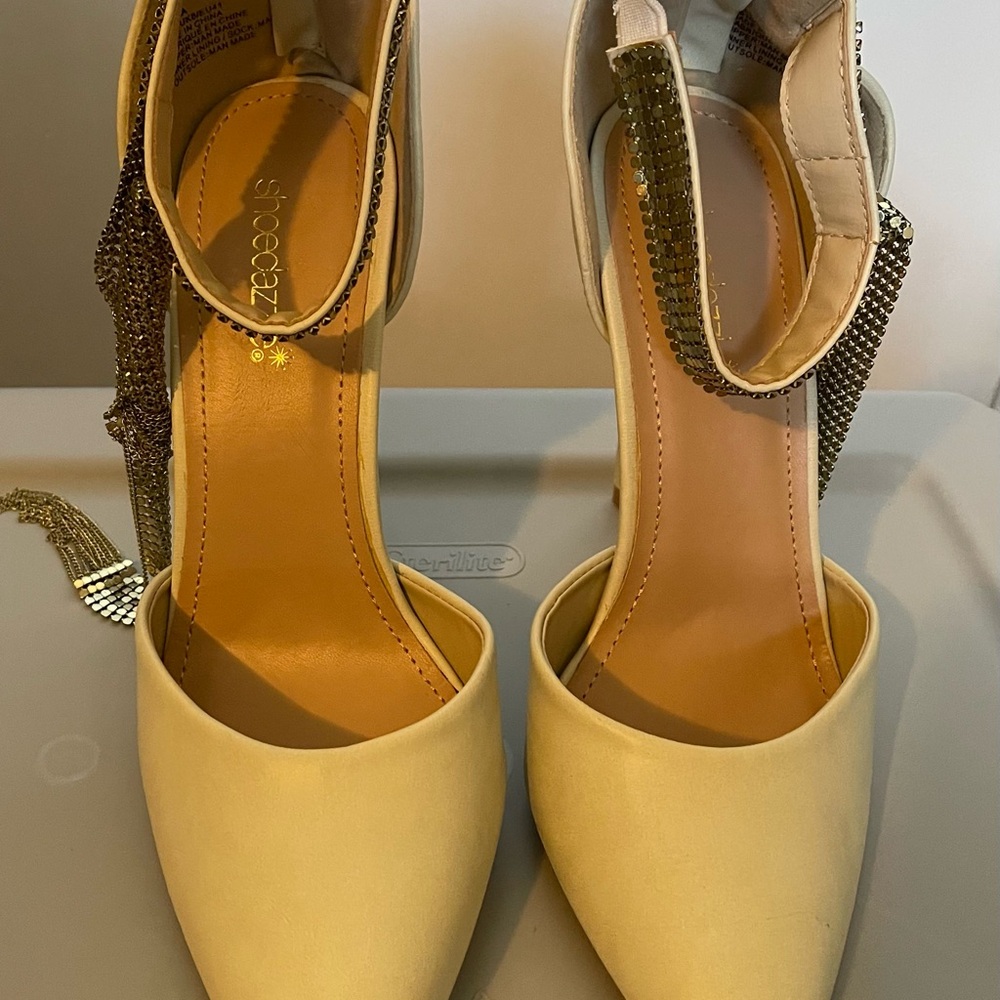 Shoe Dazzle Cream Heels with Rhinestone Accents - Picture 2 of 4